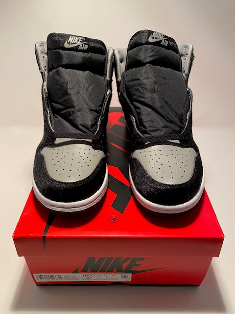 Sneakers Size 8 1/2 (Jordan 1 Retro)
