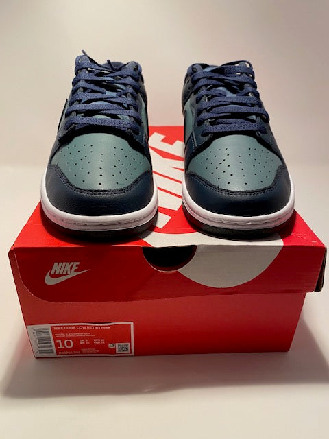 Sneakers Size 10